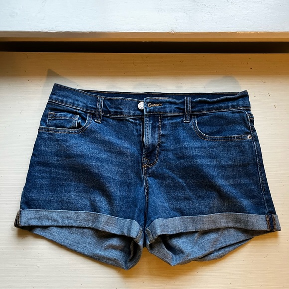 Old Navy Shorts - Picture 1 of 3